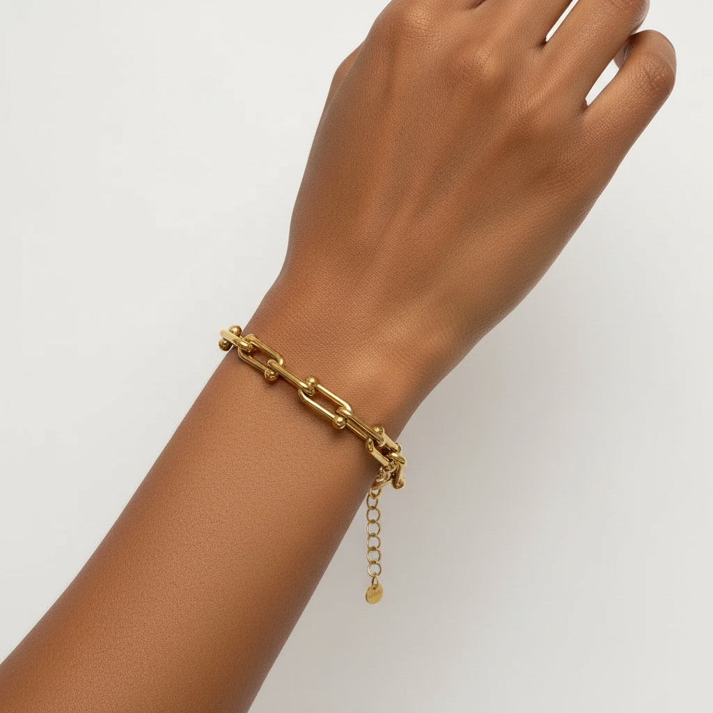 Professional wrist shot with Golden Link Bracelet